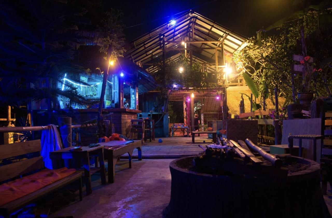 Pai River Jam Hostel & Campground Пай Екстериор снимка