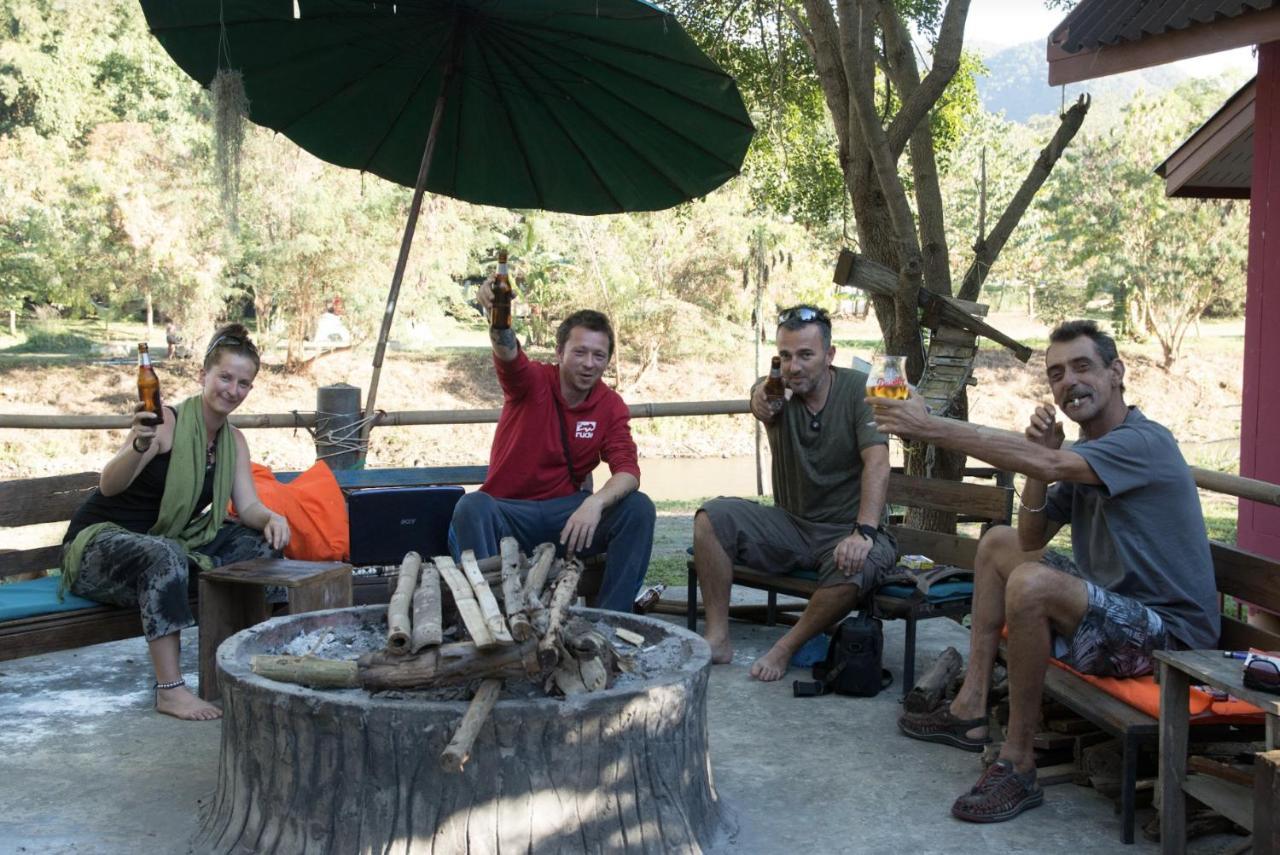 Pai River Jam Hostel & Campground Пай Екстериор снимка